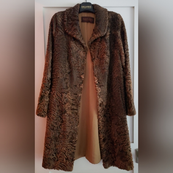 Jean Crisan Fur, Canada, Lamb, not used, size 12/34". - Picture 1 of 14